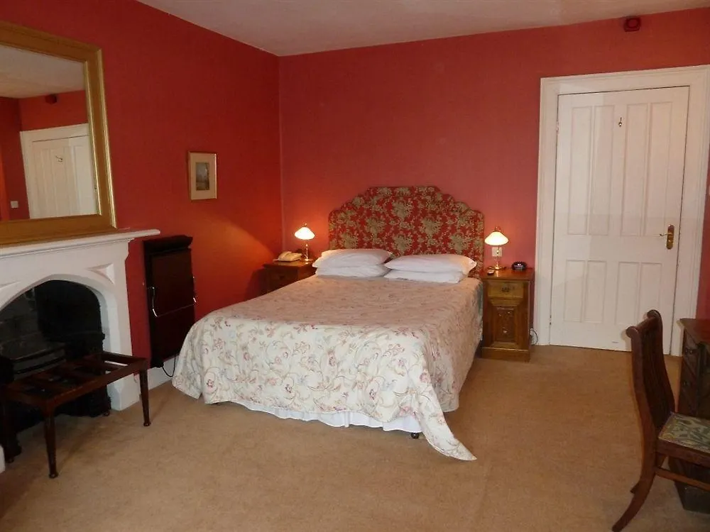 Otterburn Castle Country House Hotel 3*,